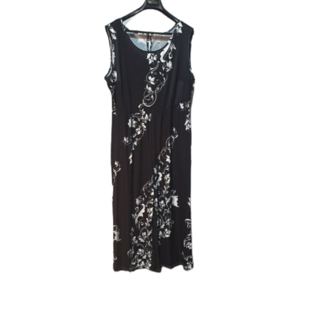 Beyond This Plane Black & White Floral Jumper Size 2XL